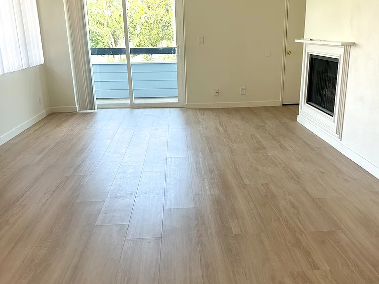 20342 Rue Crevier #613 — Photo 2