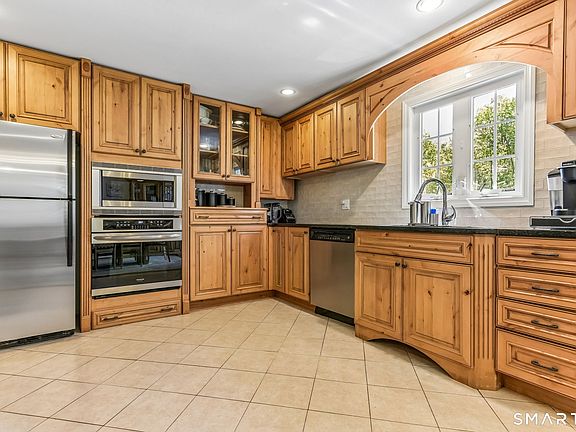 2nd image of 1353 Durham Road