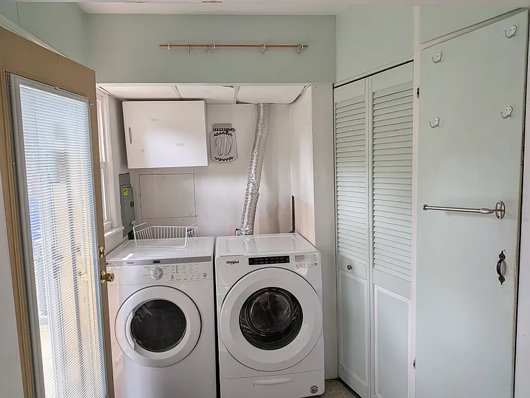 1436 Curtis Ave — Photo 8
