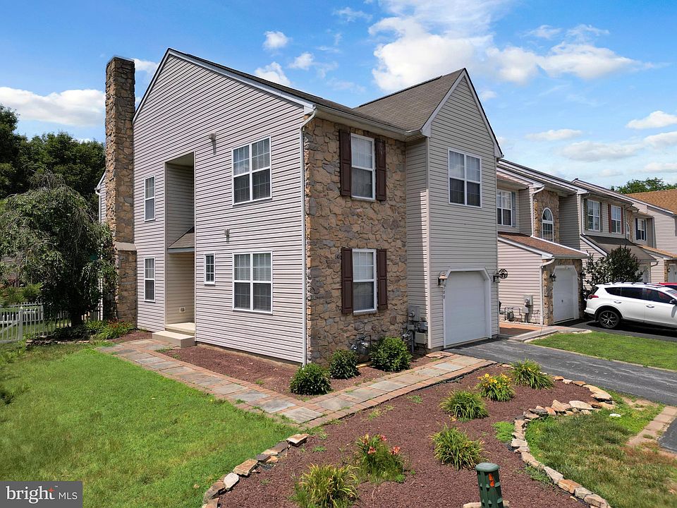 1st image of 200 Beckington Ct