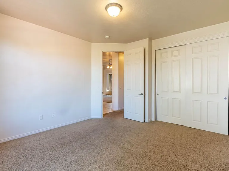253 S 260 W — Photo 5