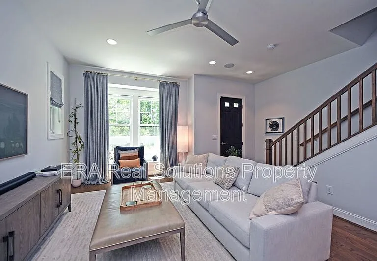 1620 Merrimac St — Photo 5