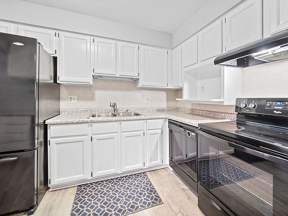 5th image of 37554 N Laurel Park Dr