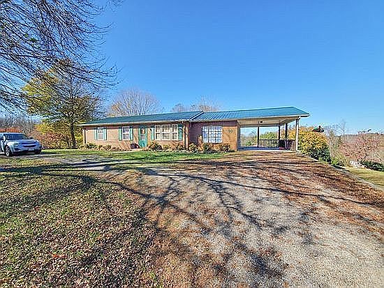 1st image of 10 Pleasant Dr