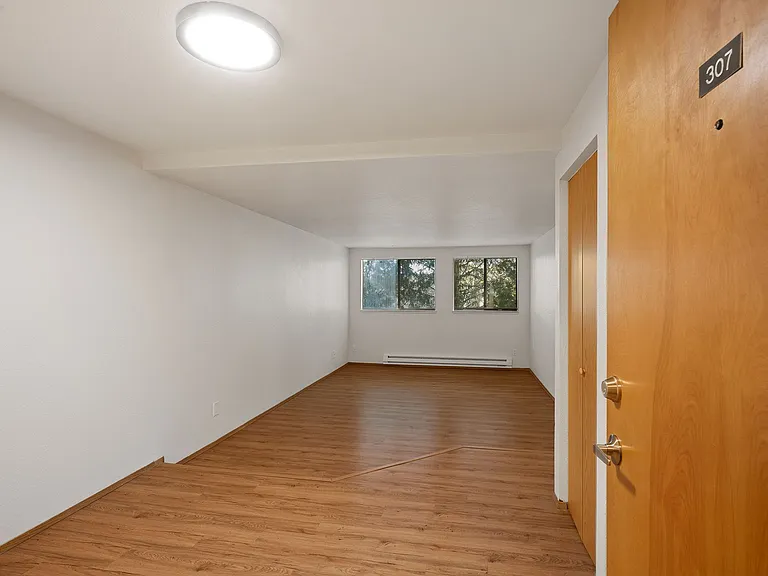 Seattle North Apartments — Photo 43