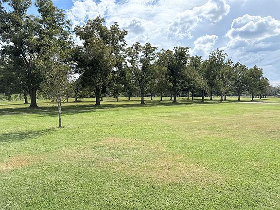 3rd image of 9639 Fm 524 Rd