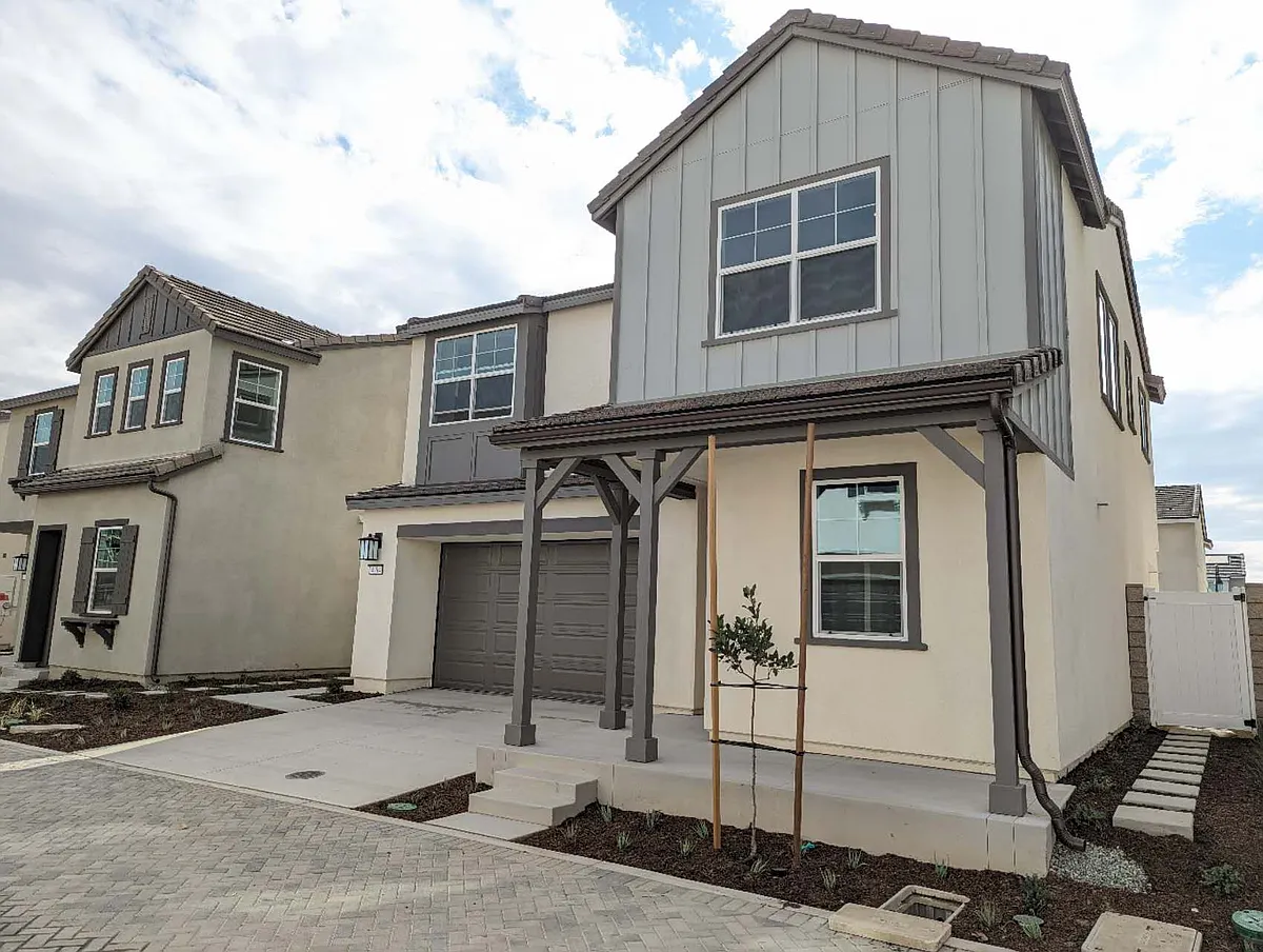Building Photo - 4252 S Heather Privado
