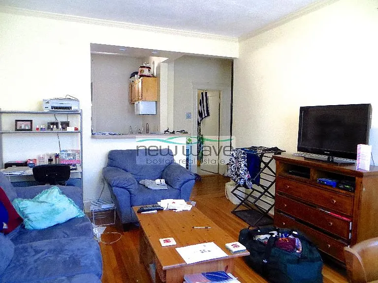 102 Queensberry St #13 — Photo 4