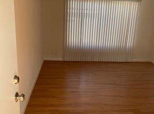 1305 E Carlton Dr #O, Glendale, CA 91205