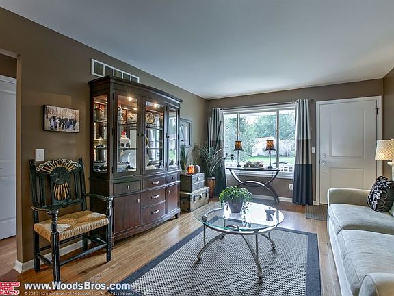 4th image of 700 Applewood Dr