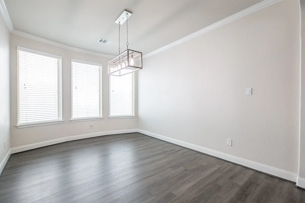4 bed, 2464 sqft, $2,500 — Photo 4