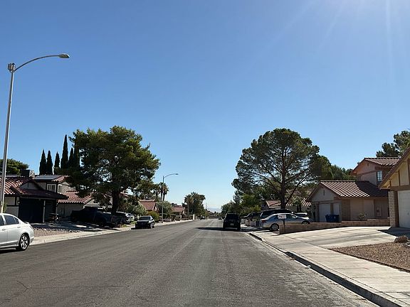 4th image of 8909 Pesaro Dr