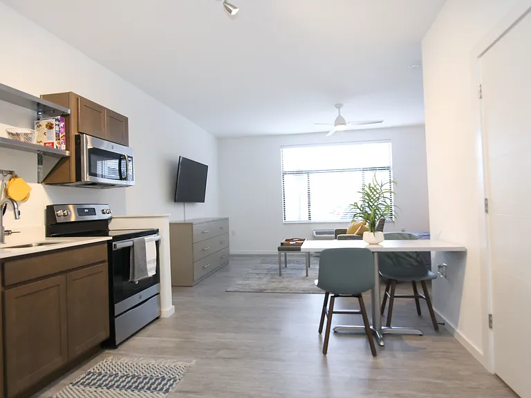 Studios180 Short/Long Term Leases — Photo 12