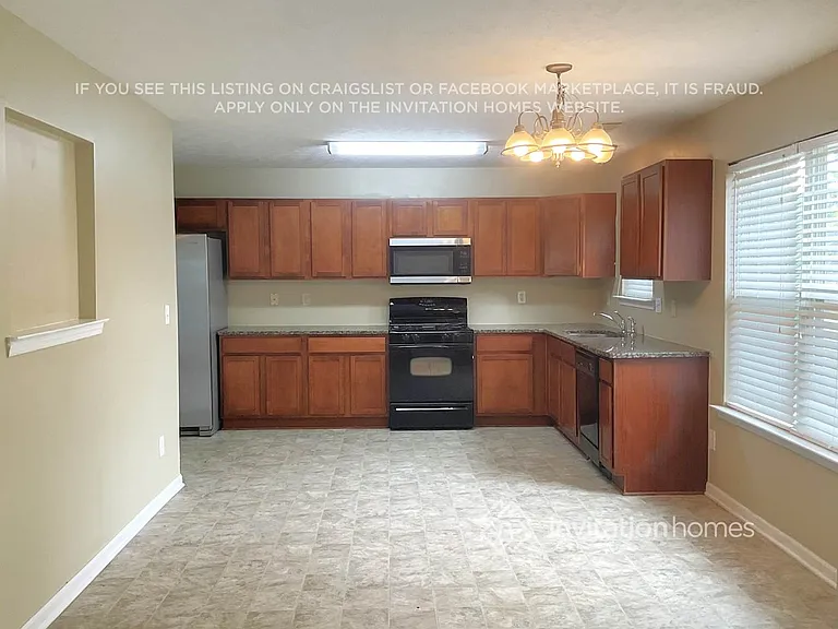 4579 Chafin Point Ct — Photo 3