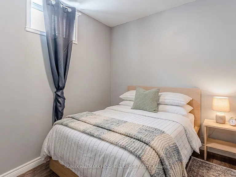 126 Robert St E #2 — Photo 5