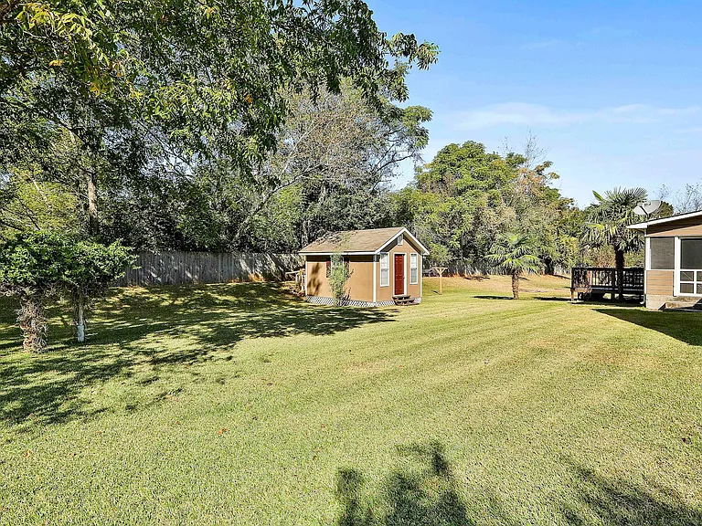 110 Hampton Woods Dr — Photo 12