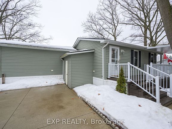 4th image of 22790 Amiens Rd #51