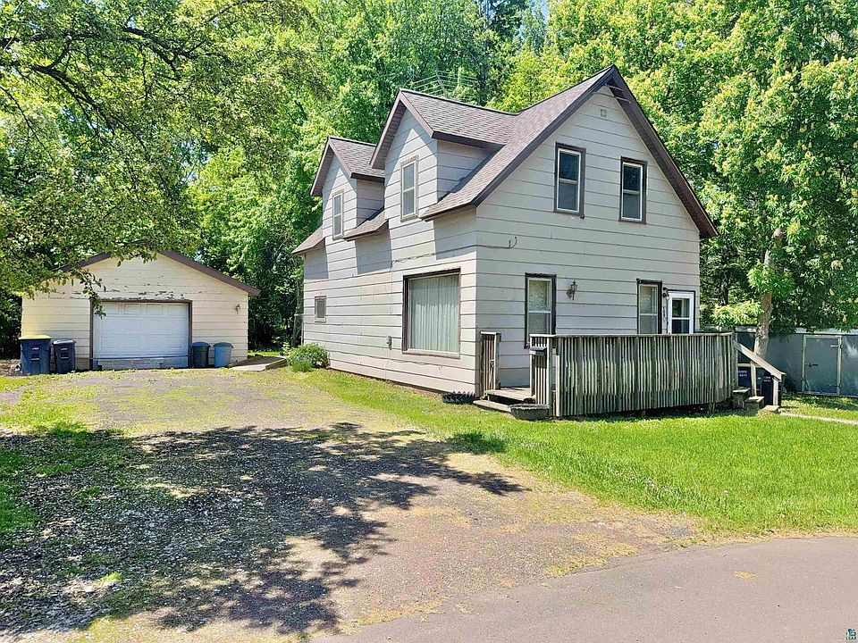 1st image of 109 12th Ave E