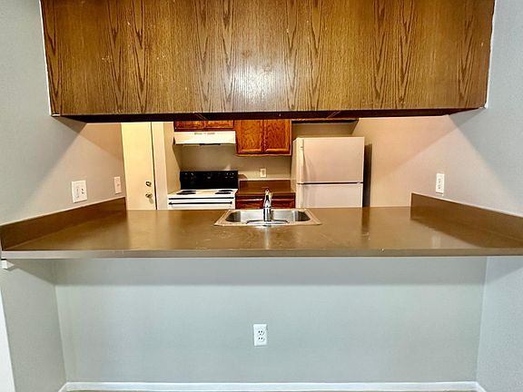 4th image of 15110 Southpointe Dr APT 202