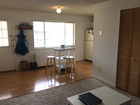Large living area 11' x 10'