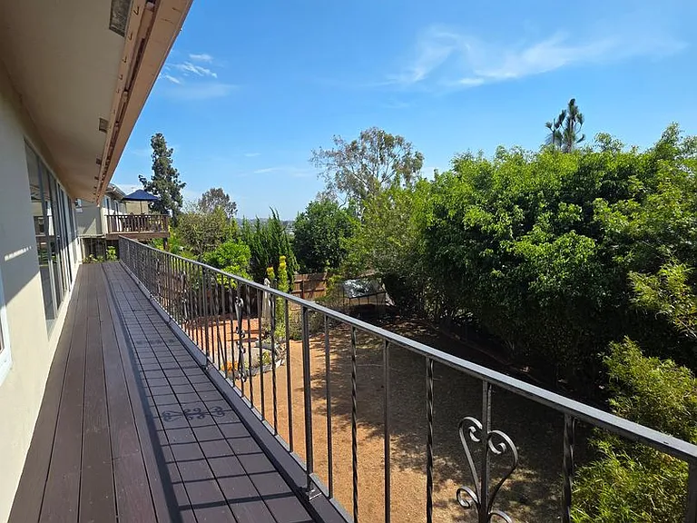 6437 Elmhurst Dr — Photo 15