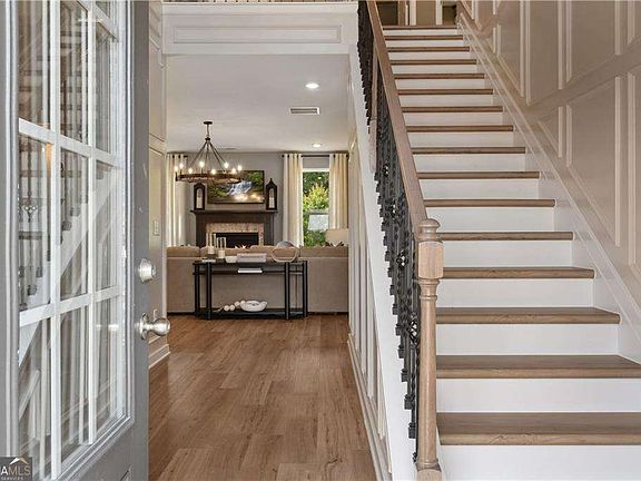 4th image of 160 Compass Rd