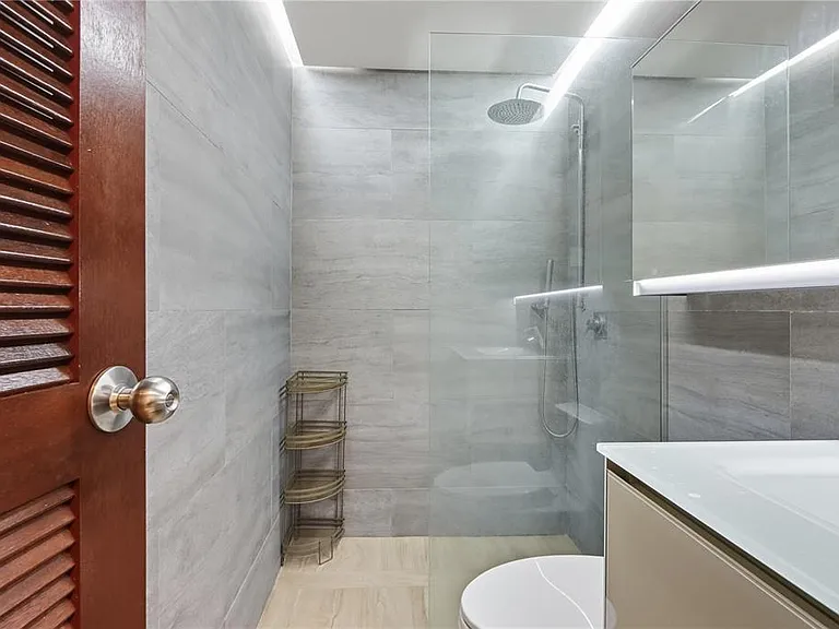 63 Kings Ct #3A — Photo 13