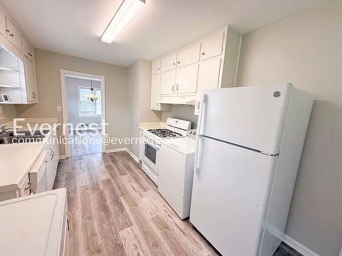 106 Acton Ave — Photo 3
