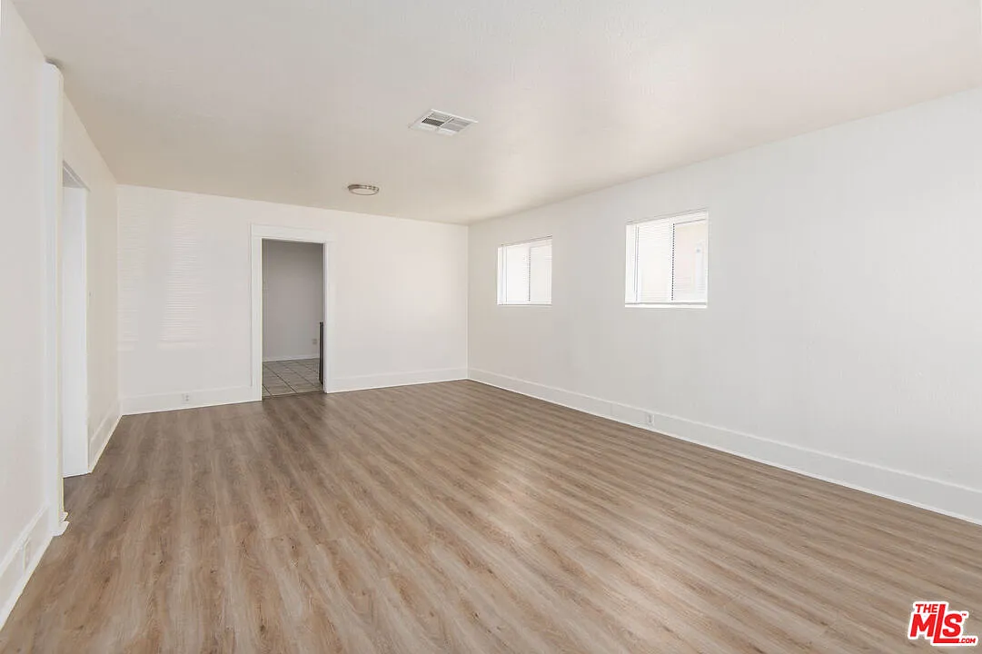 Building Photo - 2132 S Cloverdale Ave