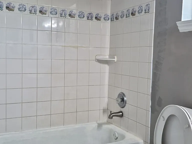 609 Elwayne Ave #4 — Photo 4