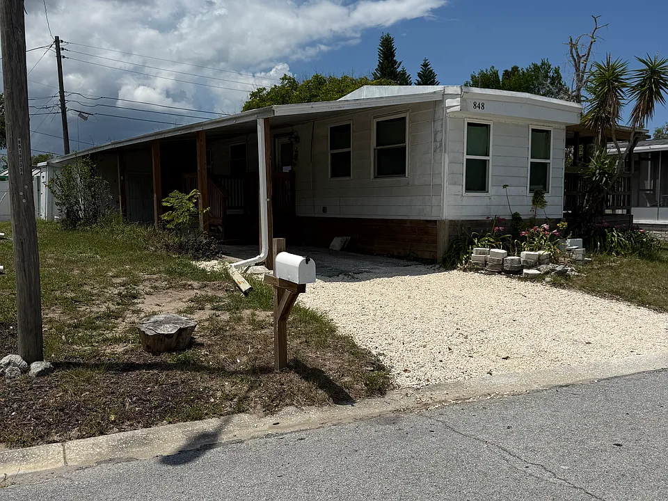 848 Oakwood Dr