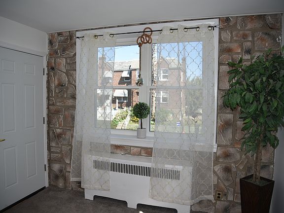 3rd image of 4634 Ashville St #1