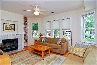 2nd image of 4502 N Sacramento Ave APT 1