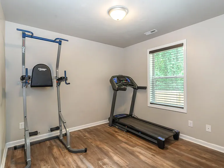908 Mapleash Ave — Photo 15