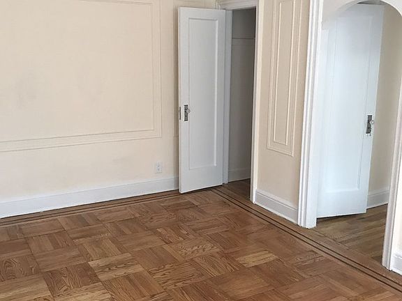 3rd image of 11818 Metropolitan Ave APT 5F