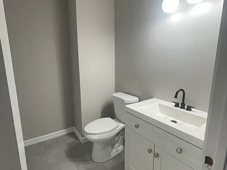 273 Derby Ave #503 — Photo 9