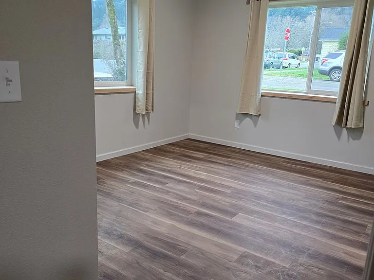 103 S Main St — Photo 9