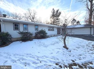 490 Meadow Ln, Lebanon, PA 17042