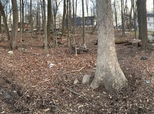48 Mountain Rd, Hopatcong, NJ 07843
