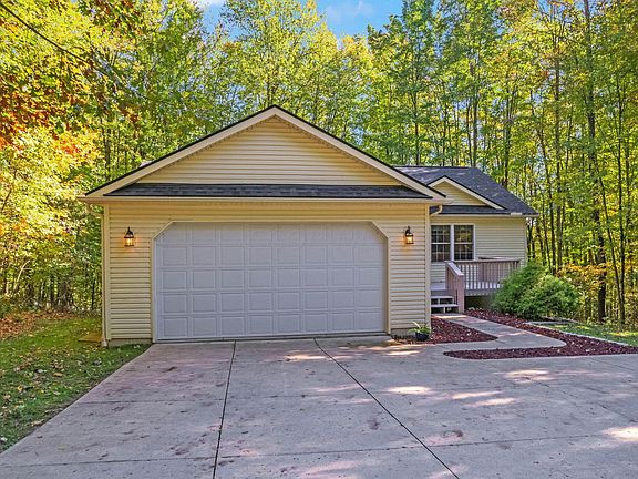 2nd image of 527 Grand Valley Dr
