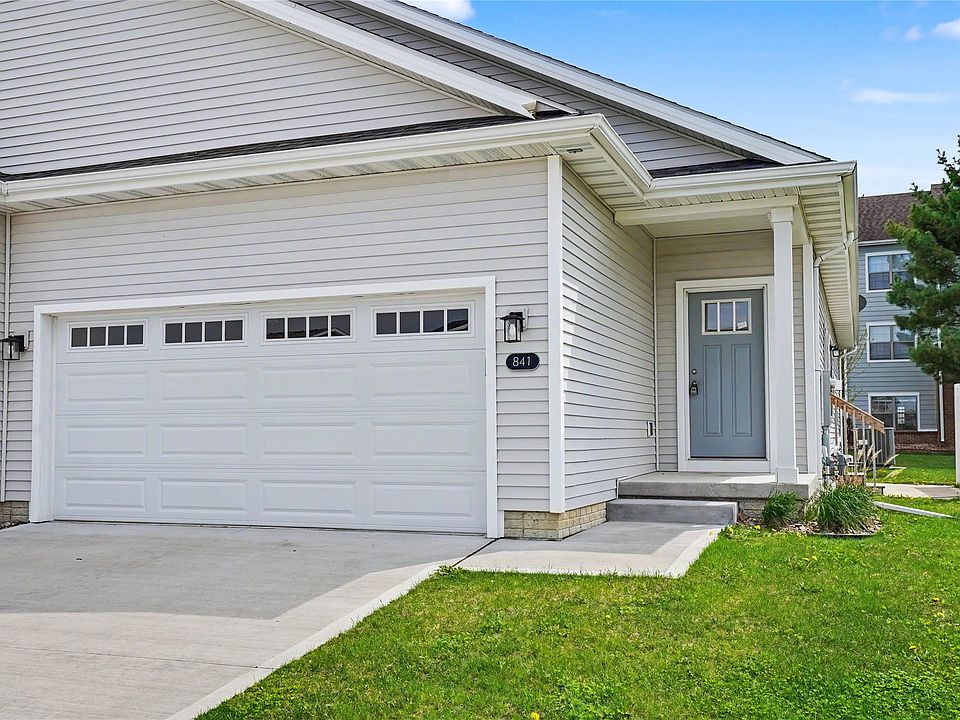 1st image of 841 Sawgrass Dr