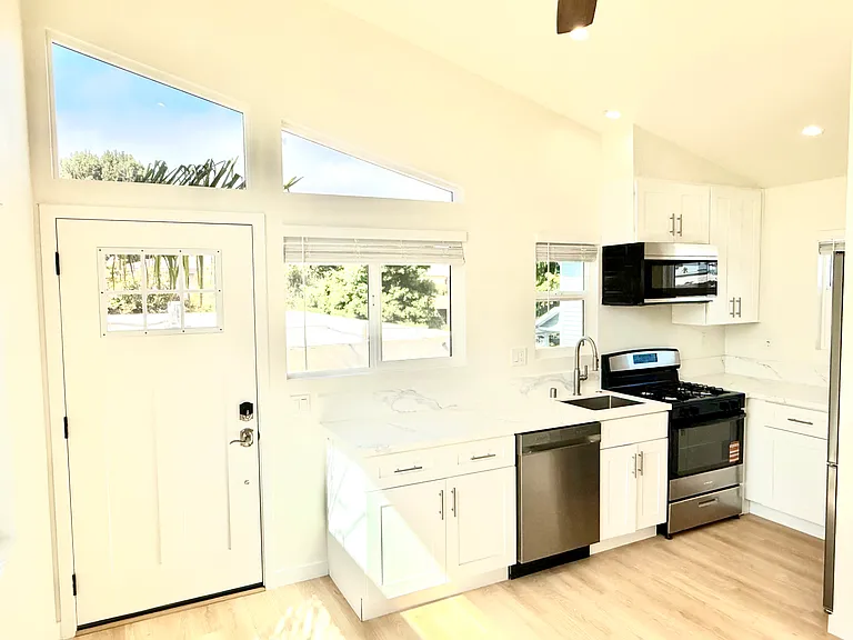 4636 Muir Ave #2 — Photo 2
