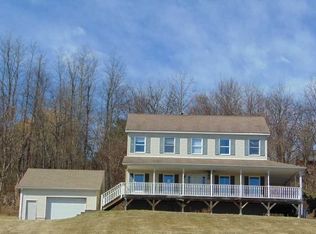 17 Anns Orchard Rd, Milton, NY 12547