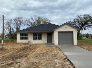 303 Peacock St, Cleburne, TX 76031
