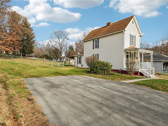 5th image of 936 Summerlea Ave