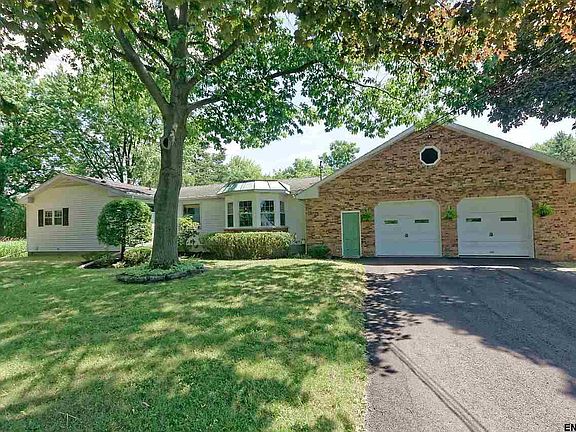 3rd image of 1 Cottage Ave