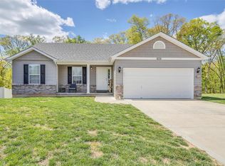 605 Rockshire Dr, Herculaneum, MO 63048