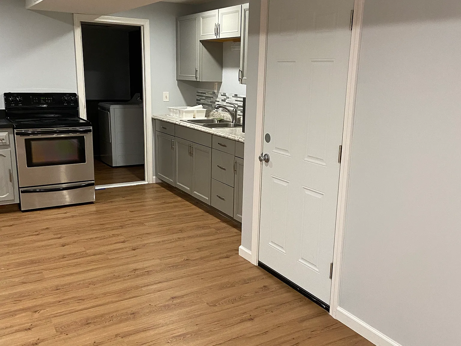 Studio, 585 sqft, $1,750 — Photo 2