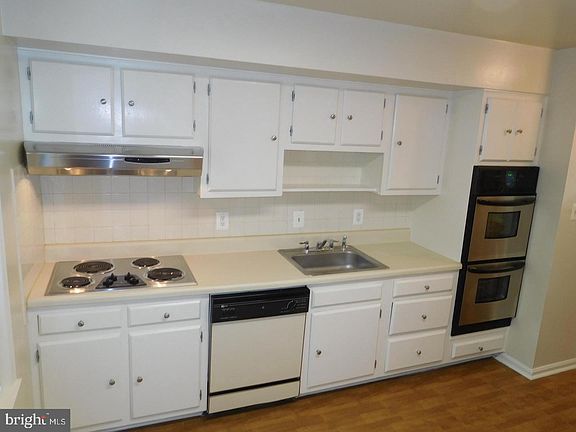 3rd image of 2203 Windjammer Dr