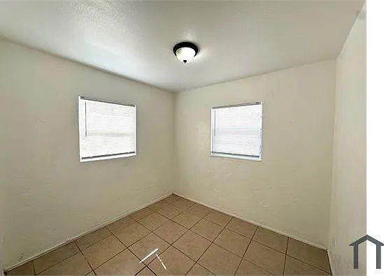 626 31st St S — Photo 36